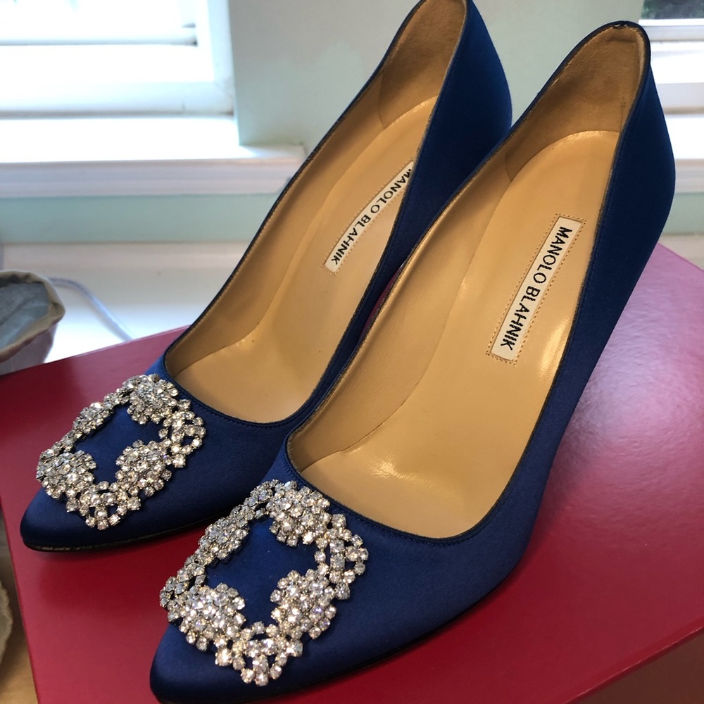 Manolo Blahnik 
Hangisi 105mm jewel-buckle pumps blue